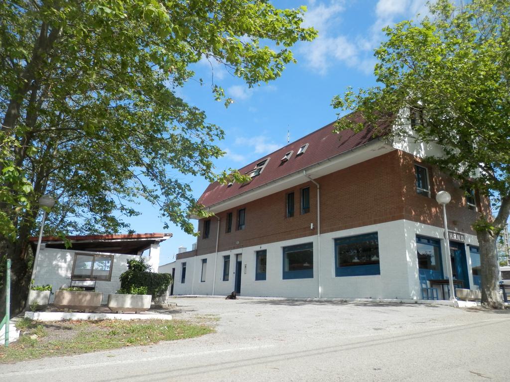 H.A.N.D Surf Hostel Langre  Buitenkant foto